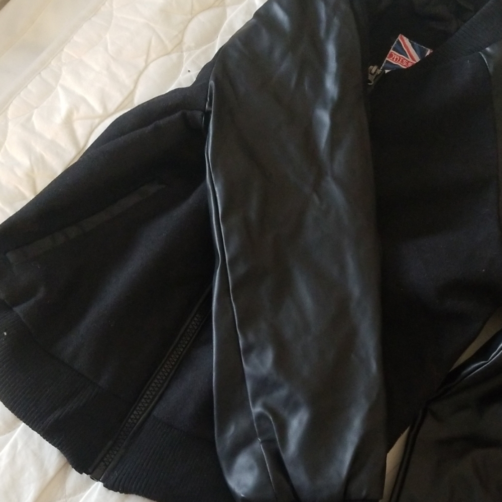 Leather jacket - Picture 2 of 4